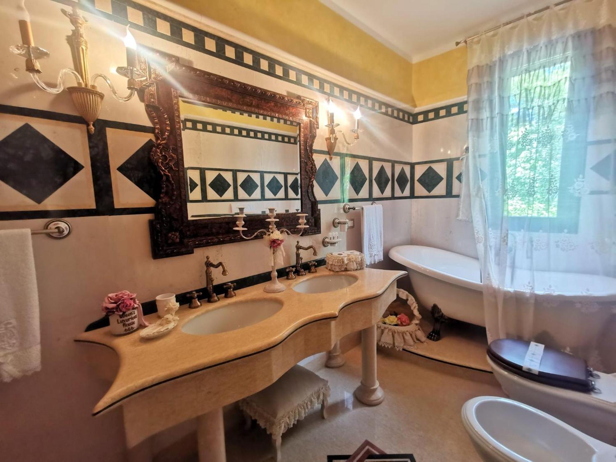 Queen'S Luxurious House 갈리폴리 외부 사진