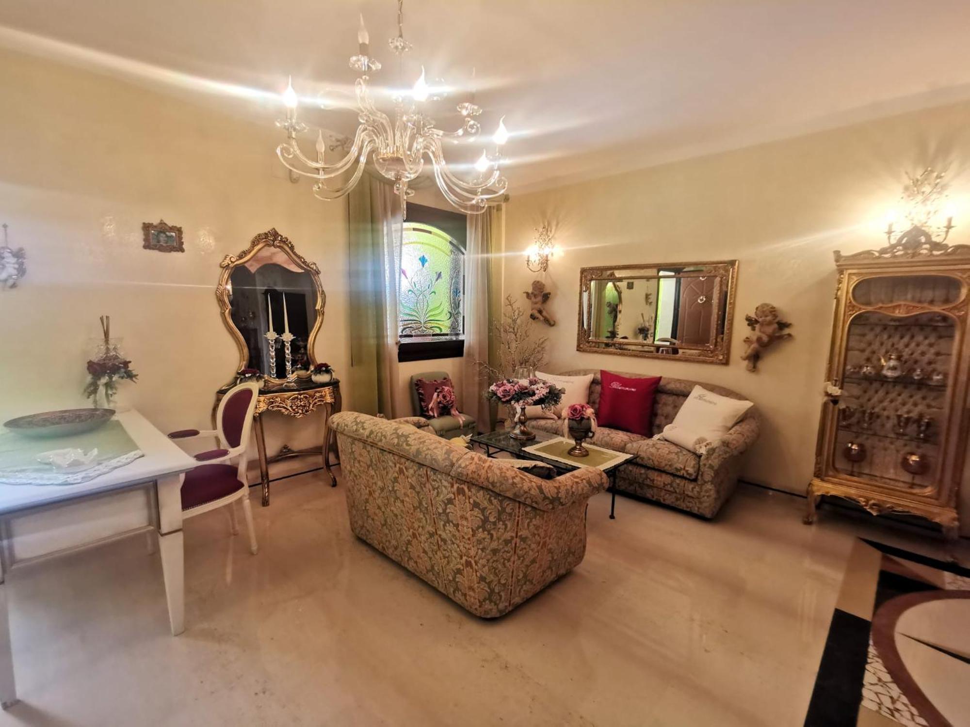 Queen'S Luxurious House 갈리폴리 외부 사진